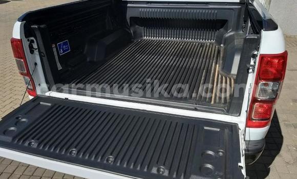 Nunua Ilio tumika Ford Ranger Nyeupe Gari ndani ya Beitbridge nchini Matabeleland Kusini Nunua Ilio tumika Ford Ranger Nyeupe Gari ndani ya Beitbridge nchini Matabeleland Kusini