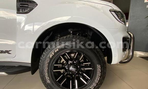 Tenga Tsaru FORD MUSTANG Chena Mota in Beitbridge in Matabeleland South Tenga Tsaru FORD MUSTANG Chena Mota in Beitbridge in Matabeleland South