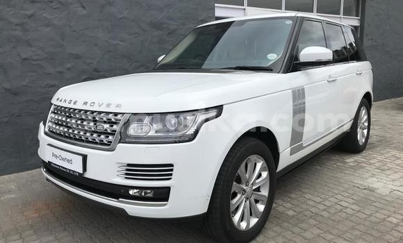 Nunua Ilio tumika Range Rover Range Rover Nyeupe Gari ndani ya Beitbridge nchini Matabeleland Kusini Nunua Ilio tumika Range Rover Range Rover Nyeupe Gari ndani ya Beitbridge nchini Matabeleland Kusini