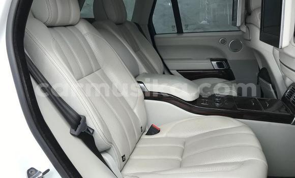 Nunua Ilio tumika Range Rover Range Rover Nyeupe Gari ndani ya Beitbridge nchini Matabeleland Kusini Nunua Ilio tumika Range Rover Range Rover Nyeupe Gari ndani ya Beitbridge nchini Matabeleland Kusini