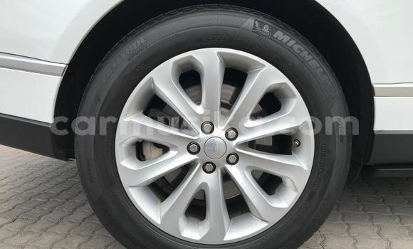 Nunua Ilio tumika Range Rover Range Rover Nyeupe Gari ndani ya Beitbridge nchini Matabeleland Kusini Nunua Ilio tumika Range Rover Range Rover Nyeupe Gari ndani ya Beitbridge nchini Matabeleland Kusini