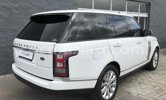 Nunua Ilio tumika Range Rover Range Rover Nyeupe Gari ndani ya Beitbridge nchini Matabeleland Kusini Nunua Ilio tumika Range Rover Range Rover Nyeupe Gari ndani ya Beitbridge nchini Matabeleland Kusini