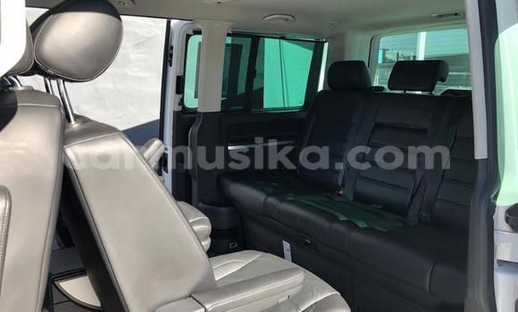 Buy Used Volkswagen Caravelle White Car in Beitbridge in Matabeleland South Buy Used Volkswagen Caravelle White Car in Beitbridge in Matabeleland South