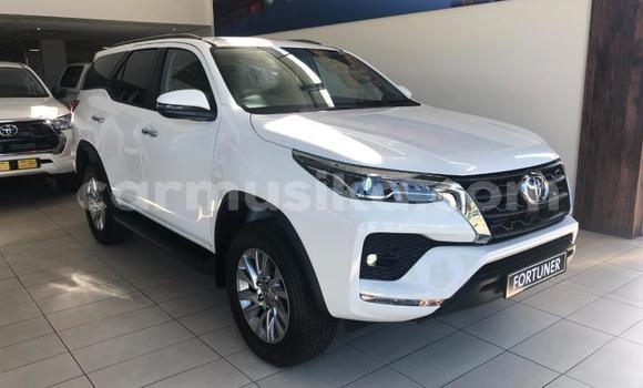 Nunua Ilio tumika Toyota Fortuner Nyeupe Gari ndani ya Beitbridge nchini Matabeleland Kusini Nunua Ilio tumika Toyota Fortuner Nyeupe Gari ndani ya Beitbridge nchini Matabeleland Kusini