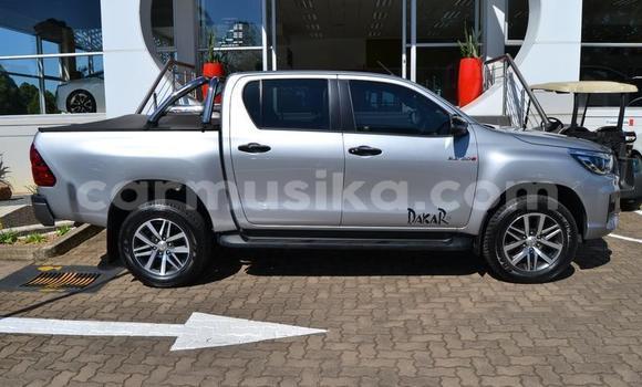 Buy Used Toyota Hilux Silver Car in Beitbridge in Matabeleland South Buy Used Toyota Hilux Silver Car in Beitbridge in Matabeleland South
