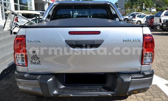 Buy Used Toyota Hilux Silver Car in Beitbridge in Matabeleland South Buy Used Toyota Hilux Silver Car in Beitbridge in Matabeleland South
