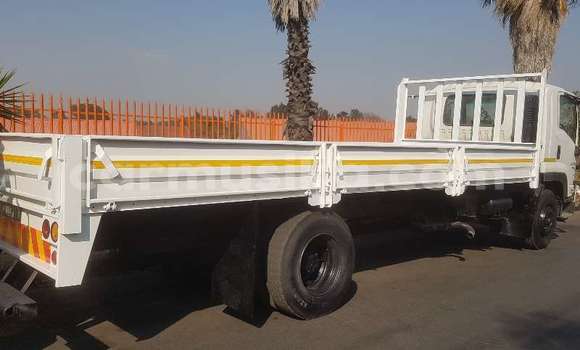 Acheter Occasion Utilitaire Isuzu FTR 850 Blanc à Beitbridge, Matabeleland South Acheter Occasion Utilitaire Isuzu FTR 850 Blanc à Beitbridge, Matabeleland South