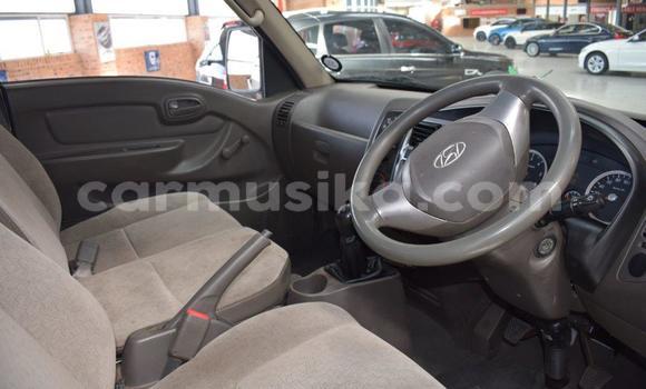 Acheter Occasion Utilitaire Hyundai H200 Blanc à Beitbridge, Matabeleland South Acheter Occasion Utilitaire Hyundai H200 Blanc à Beitbridge, Matabeleland South