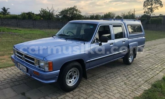 Tenga Tsaru Toyota Hilux Bhuruu Mota in Beitbridge in Matabeleland South Tenga Tsaru Toyota Hilux Bhuruu Mota in Beitbridge in Matabeleland South