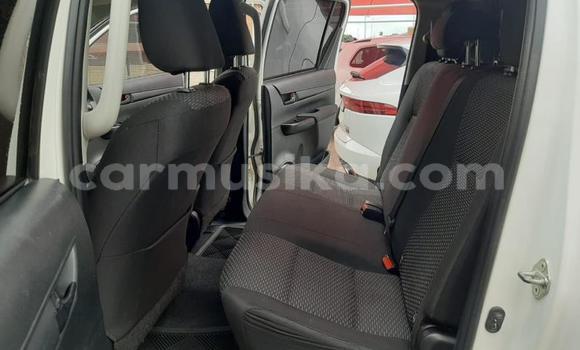 Buy Used Toyota Hilux White Car in Beitbridge in Matabeleland South Buy Used Toyota Hilux White Car in Beitbridge in Matabeleland South