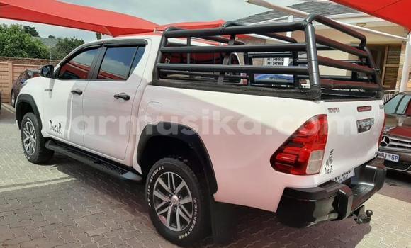 Acheter Occasion Voiture Toyota Hilux Blanc à Beitbridge, Matabeleland South Acheter Occasion Voiture Toyota Hilux Blanc à Beitbridge, Matabeleland South