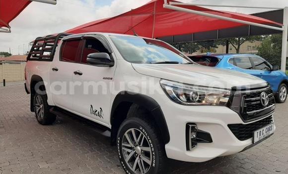 Acheter Occasion Voiture Toyota Hilux Blanc à Beitbridge, Matabeleland South Acheter Occasion Voiture Toyota Hilux Blanc à Beitbridge, Matabeleland South