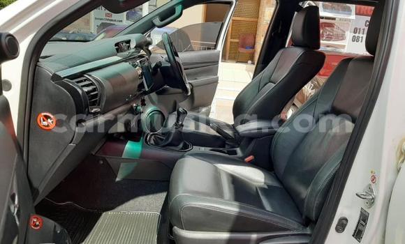 Acheter Occasion Voiture Toyota Hilux Blanc à Beitbridge, Matabeleland South Acheter Occasion Voiture Toyota Hilux Blanc à Beitbridge, Matabeleland South