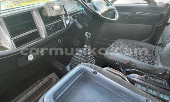 Acheter Occasion Utilitaire Hino 300 Series Blanc à Beitbridge, Matabeleland South Acheter Occasion Utilitaire Hino 300 Series Blanc à Beitbridge, Matabeleland South