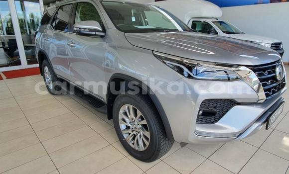 Nunua Ilio tumika Toyota Fortuner Fedha Gari ndani ya Beitbridge nchini Matabeleland Kusini Nunua Ilio tumika Toyota Fortuner Fedha Gari ndani ya Beitbridge nchini Matabeleland Kusini