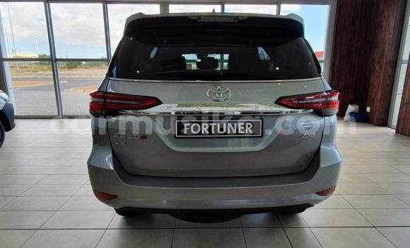 Nunua Ilio tumika Toyota Fortuner Fedha Gari ndani ya Beitbridge nchini Matabeleland Kusini Nunua Ilio tumika Toyota Fortuner Fedha Gari ndani ya Beitbridge nchini Matabeleland Kusini