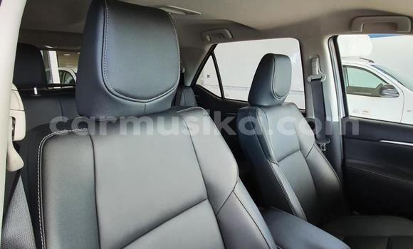 Nunua Ilio tumika Toyota Fortuner Fedha Gari ndani ya Beitbridge nchini Matabeleland Kusini Nunua Ilio tumika Toyota Fortuner Fedha Gari ndani ya Beitbridge nchini Matabeleland Kusini