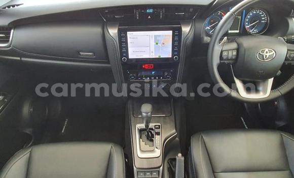 Nunua Ilio tumika Toyota Fortuner Fedha Gari ndani ya Beitbridge nchini Matabeleland Kusini Nunua Ilio tumika Toyota Fortuner Fedha Gari ndani ya Beitbridge nchini Matabeleland Kusini