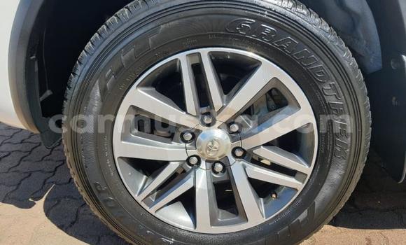 Acheter Occasion Voiture Toyota Fortuner Blanc à Beitbridge, Matabeleland South Acheter Occasion Voiture Toyota Fortuner Blanc à Beitbridge, Matabeleland South