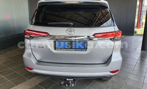 Tenga Tsaru Toyota Fortuner Sirivha Mota in Beitbridge in Matabeleland South Tenga Tsaru Toyota Fortuner Sirivha Mota in Beitbridge in Matabeleland South