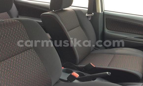 Acheter Occasion Voiture Toyota Avanza Gris à Beitbridge, Matabeleland South Acheter Occasion Voiture Toyota Avanza Gris à Beitbridge, Matabeleland South