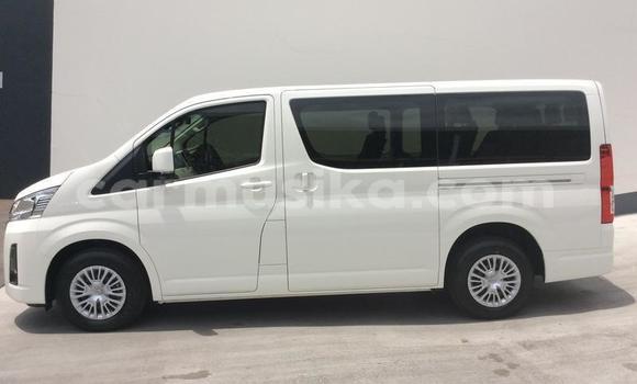 Nunua Ilio tumika Toyota Hilux Nyeupe Gari ndani ya Beitbridge nchini Matabeleland Kusini