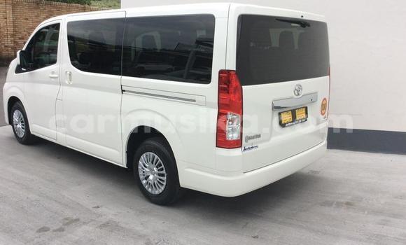 Acheter Occasion Voiture Toyota Hilux Blanc à Beitbridge, Matabeleland South Acheter Occasion Voiture Toyota Hilux Blanc à Beitbridge, Matabeleland South