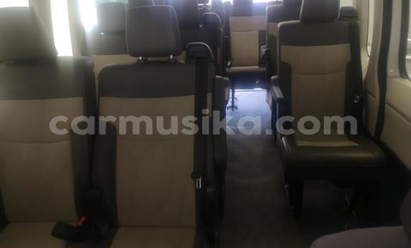 Acheter Occasion Voiture Toyota Hiace Blanc à Beitbridge, Matabeleland South Acheter Occasion Voiture Toyota Hiace Blanc à Beitbridge, Matabeleland South