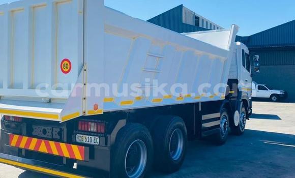 Acheter Occasion Utilitaire Nissan UD Blanc à Beitbridge, Matabeleland South Acheter Occasion Utilitaire Nissan UD Blanc à Beitbridge, Matabeleland South