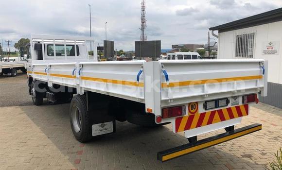 Acheter Occasion Utilitaire Nissan UD Blanc à Beitbridge, Matabeleland South Acheter Occasion Utilitaire Nissan UD Blanc à Beitbridge, Matabeleland South