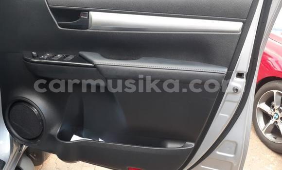 Acheter Occasion Voiture Toyota Hilux Gris à Beitbridge, Matabeleland South Acheter Occasion Voiture Toyota Hilux Gris à Beitbridge, Matabeleland South