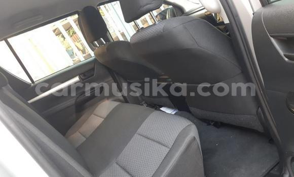 Acheter Occasion Voiture Toyota Hilux Gris à Beitbridge, Matabeleland South Acheter Occasion Voiture Toyota Hilux Gris à Beitbridge, Matabeleland South