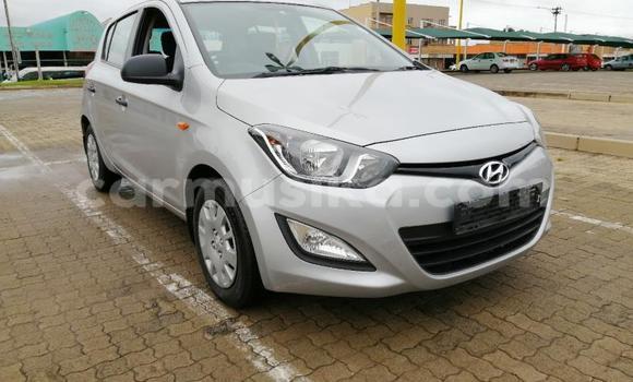 Nunua Ilio tumika Hyundai i20 Fedha Gari ndani ya Beitbridge nchini Matabeleland Kusini Nunua Ilio tumika Hyundai i20 Fedha Gari ndani ya Beitbridge nchini Matabeleland Kusini