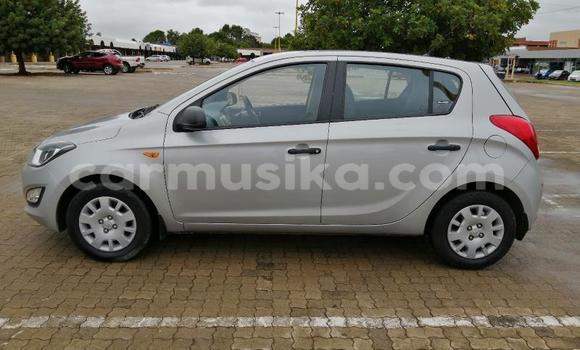 Nunua Ilio tumika Hyundai i20 Fedha Gari ndani ya Beitbridge nchini Matabeleland Kusini Nunua Ilio tumika Hyundai i20 Fedha Gari ndani ya Beitbridge nchini Matabeleland Kusini