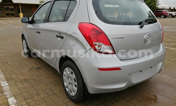 Nunua Ilio tumika Hyundai i20 Fedha Gari ndani ya Beitbridge nchini Matabeleland Kusini Nunua Ilio tumika Hyundai i20 Fedha Gari ndani ya Beitbridge nchini Matabeleland Kusini