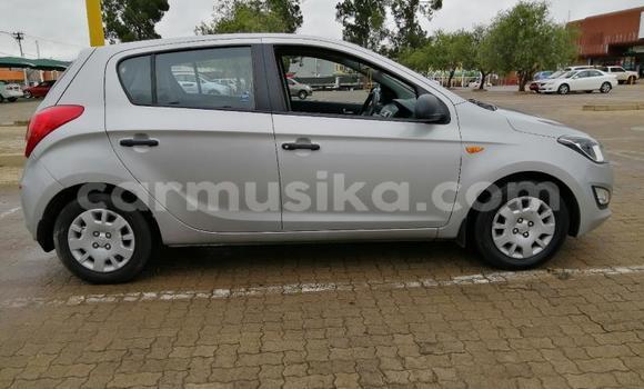 Nunua Ilio tumika Hyundai i20 Fedha Gari ndani ya Beitbridge nchini Matabeleland Kusini Nunua Ilio tumika Hyundai i20 Fedha Gari ndani ya Beitbridge nchini Matabeleland Kusini