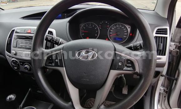 Nunua Ilio tumika Hyundai i20 Fedha Gari ndani ya Beitbridge nchini Matabeleland Kusini Nunua Ilio tumika Hyundai i20 Fedha Gari ndani ya Beitbridge nchini Matabeleland Kusini