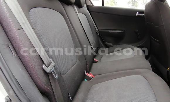 Nunua Ilio tumika Hyundai i20 Fedha Gari ndani ya Beitbridge nchini Matabeleland Kusini Nunua Ilio tumika Hyundai i20 Fedha Gari ndani ya Beitbridge nchini Matabeleland Kusini