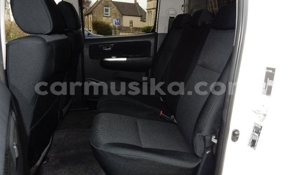 Tenga Tsaru Toyota Hilux Chena Mota in Harare in Harare Tenga Tsaru Toyota Hilux Chena Mota in Harare in Harare