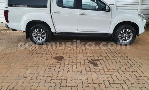 Nunua Ilio tumika Isuzu KB Nyeupe Gari ndani ya Beitbridge nchini Matabeleland Kusini Nunua Ilio tumika Isuzu KB Nyeupe Gari ndani ya Beitbridge nchini Matabeleland Kusini