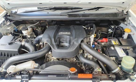 Nunua Ilio tumika Isuzu KB Nyeupe Gari ndani ya Beitbridge nchini Matabeleland Kusini Nunua Ilio tumika Isuzu KB Nyeupe Gari ndani ya Beitbridge nchini Matabeleland Kusini