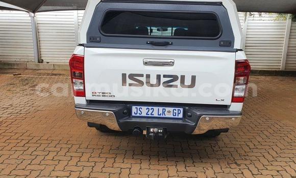 Nunua Ilio tumika Isuzu KB Nyeupe Gari ndani ya Beitbridge nchini Matabeleland Kusini Nunua Ilio tumika Isuzu KB Nyeupe Gari ndani ya Beitbridge nchini Matabeleland Kusini