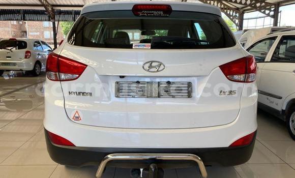 Acheter Occasion Voiture Hyundai ix35 Gris à Beitbridge, Matabeleland South Acheter Occasion Voiture Hyundai ix35 Gris à Beitbridge, Matabeleland South