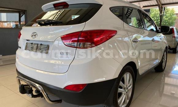 Acheter Occasion Voiture Hyundai ix35 Gris à Beitbridge, Matabeleland South Acheter Occasion Voiture Hyundai ix35 Gris à Beitbridge, Matabeleland South