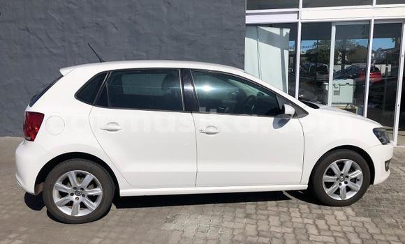 Nunua Ilio tumika Volkswagen Polo Fedha Gari ndani ya Beitbridge nchini Matabeleland Kusini