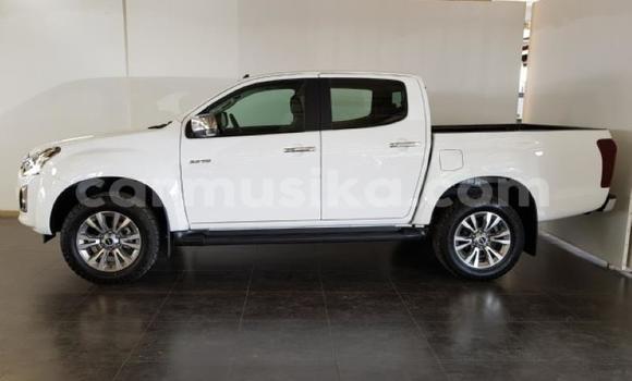Buy Used Isuzu KB White Car in Beitbridge in Matabeleland South