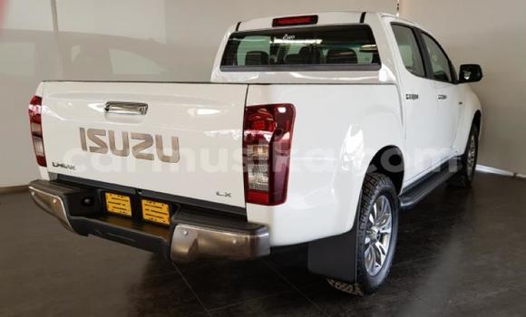 Tenga Tsaru Isuzu KB Chena Mota in Beitbridge in Matabeleland South Tenga Tsaru Isuzu KB Chena Mota in Beitbridge in Matabeleland South