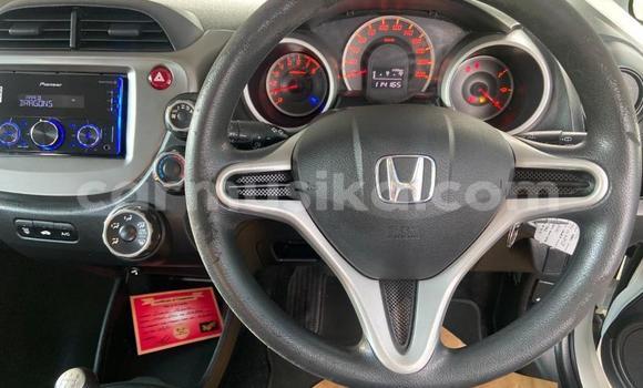 Buy Used Honda Jazz White Car in Beitbridge in Matabeleland South Buy Used Honda Jazz White Car in Beitbridge in Matabeleland South