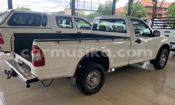 Tenga Tsaru Isuzu KB Chena Mota in Beitbridge in Matabeleland South Tenga Tsaru Isuzu KB Chena Mota in Beitbridge in Matabeleland South