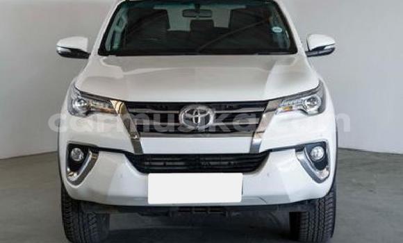 Acheter Occasion Voiture Toyota Fortuner Blanc à Beitbridge, Matabeleland South